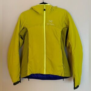 NWOT Arc’teryx hooded jacket. Size Medium.